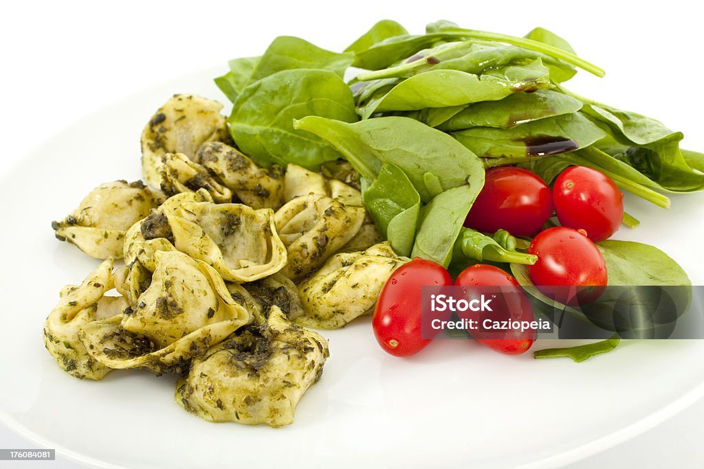 Tortellini Insalata di Pasta - Foto stock royalty-free di Insalata