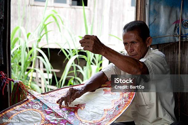 Malasia De Cometas Foto de stock y más banco de imágenes de Artesano - Artesano, 60-69 años, Adulto