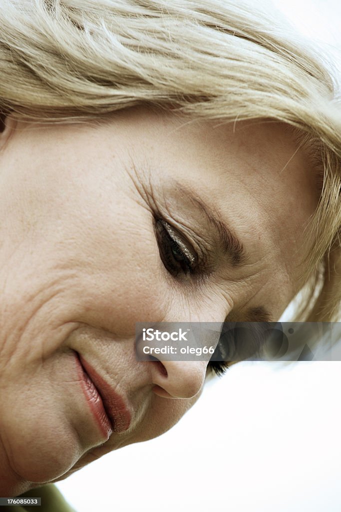 Пожилые женщины - Стоковые фото 30-39 лет роялти-фри