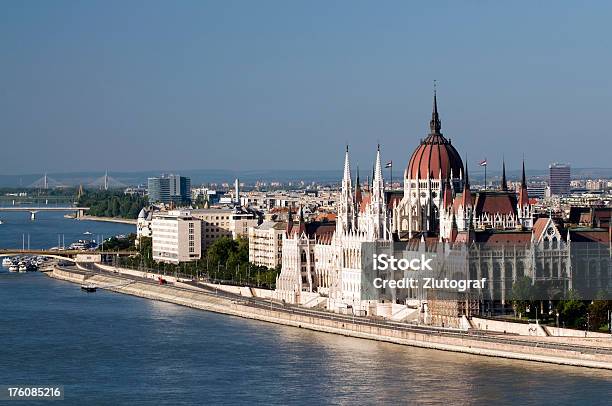 Parlamento Húngaro Foto de stock y más banco de imágenes de Budapest - Budapest, Ciudades capitales, Destinos turísticos