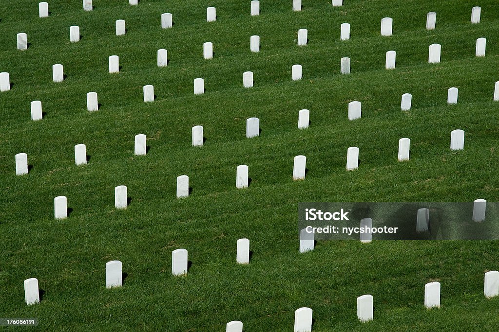 Narodowy Cmentarz w Arlington headstones Szerokokątny widok - Zbiór zdjęć royalty-free (Arlington - Stan Wirginia)
