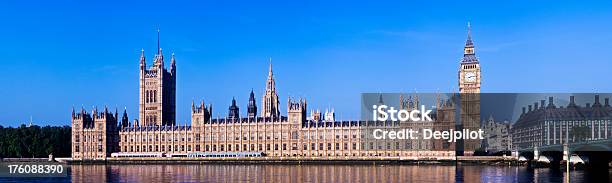 Big Ben Und Den Palace Of Westminster In London Stockfoto und mehr Bilder von Big Ben - Big Ben, Britische Kultur, Britisches Parlament