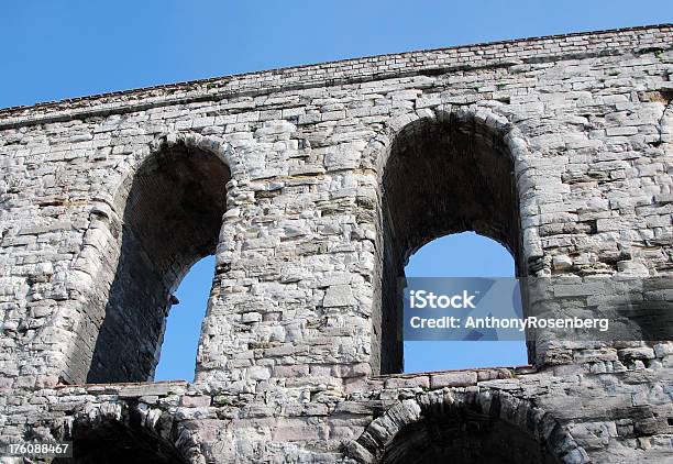 Acueducto Foto de stock y más banco de imágenes de Acueducto - Acueducto, Arco - Característica arquitectónica, Arquitectura