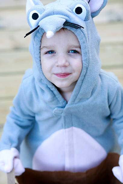 istock Young Halloween Trick or Treater 176088589