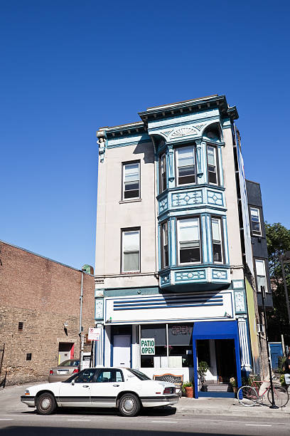 istock Chicago Neighborhood Diner 176089357