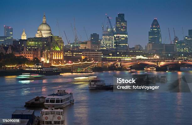 City Of London Punkty Orientacyjne Oświetlony Tamizy Zmierzch - zdjęcia stockowe i więcej obrazów Anglia