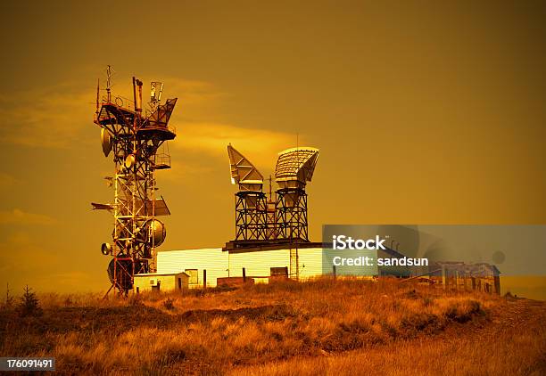 Stacja Meteorologiczna - zdjęcia stockowe i więcej obrazów Stacja meteorologiczna - Stacja meteorologiczna, Maszt telefonii komórkowej, Meteorologia