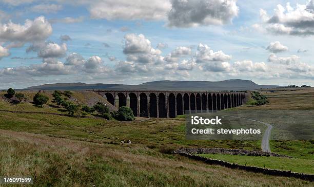 Ribbleheadviadukt 37mp Stockfoto und mehr Bilder von Ribblehead-Viadukt - Ribblehead-Viadukt, Tal, Agrarbetrieb