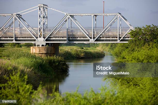 Puente De Tren Foto de stock y más banco de imágenes de Frontera - Frontera, México, Puente - Estructura creada por humanos