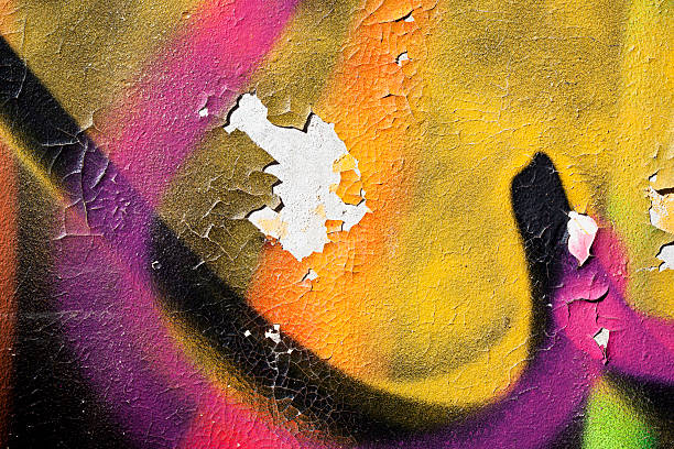 detail des graffiti. kunst oder mutwilliger beschädigung so lange gesperrt. - orange wall textured paint stock-fotos und bilder