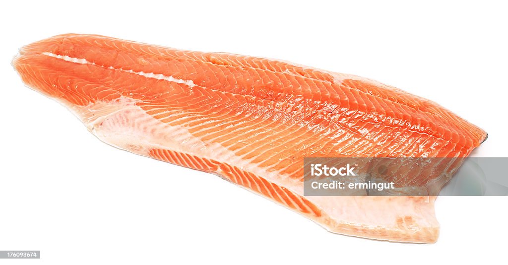 Filé de salmão-isolada no branco - Foto de stock de Cortado em Filé royalty-free