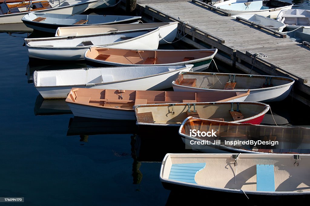 Dories Завязанный на глубина резания - Стоковые фото Dory - Boat роялти-фри