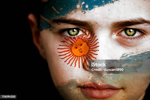 Photo libre de droit de Garçon Argentine Avec Le Drapeau De Largentine banque d'images et plus d'images libres de droit de 14-15 ans - 14-15 ans, Adolescence, Adolescent