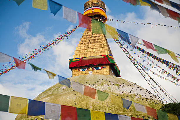 boudhanath stupa - katmandu stock-fotos und bilder