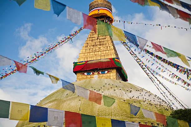 stûpa de bodnath - bodnath stupa photos et images de collection