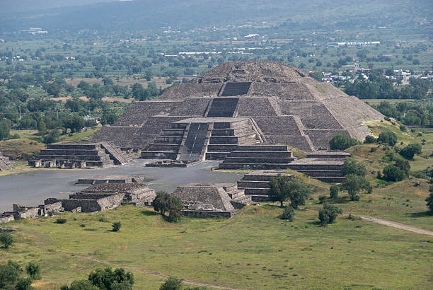 istock Pyramid of the Moon 176097916