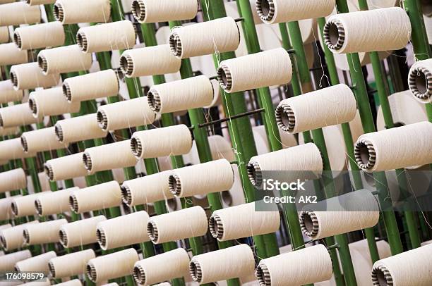 Foto de Indústria Têxtil e mais fotos de stock de Algodão - Malvaceae - Algodão - Malvaceae, Algodão - Material Têxtil, Colheita