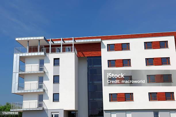 Apartment Building - zdjęcia stockowe i więcej obrazów Architektura - Architektura, Balkon, Budować