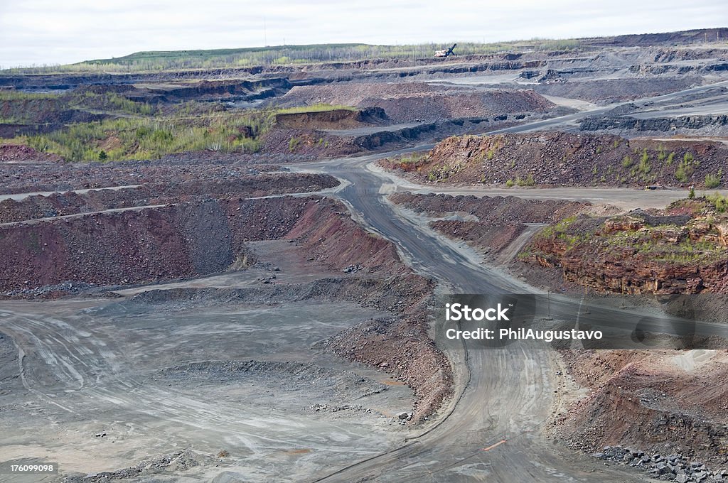 À ciel ouvert Minerai de fer mine dans le centre, dans le Minnesota - Photo de Arbre libre de droits