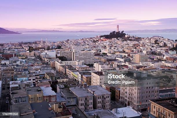 Foto de San Francisco Ao Anoitecer e mais fotos de stock de Arquitetura - Arquitetura, Califórnia, Cidade