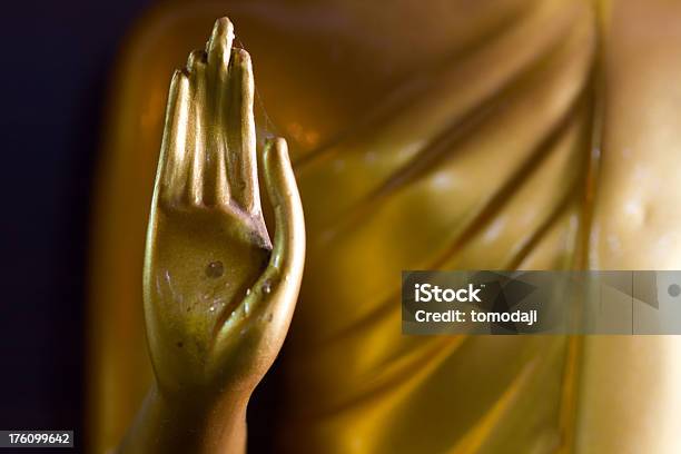 Impugnatura Del Buddha Thailandia - Fotografie stock e altre immagini di Buddha - Buddha, Statua, Arancione