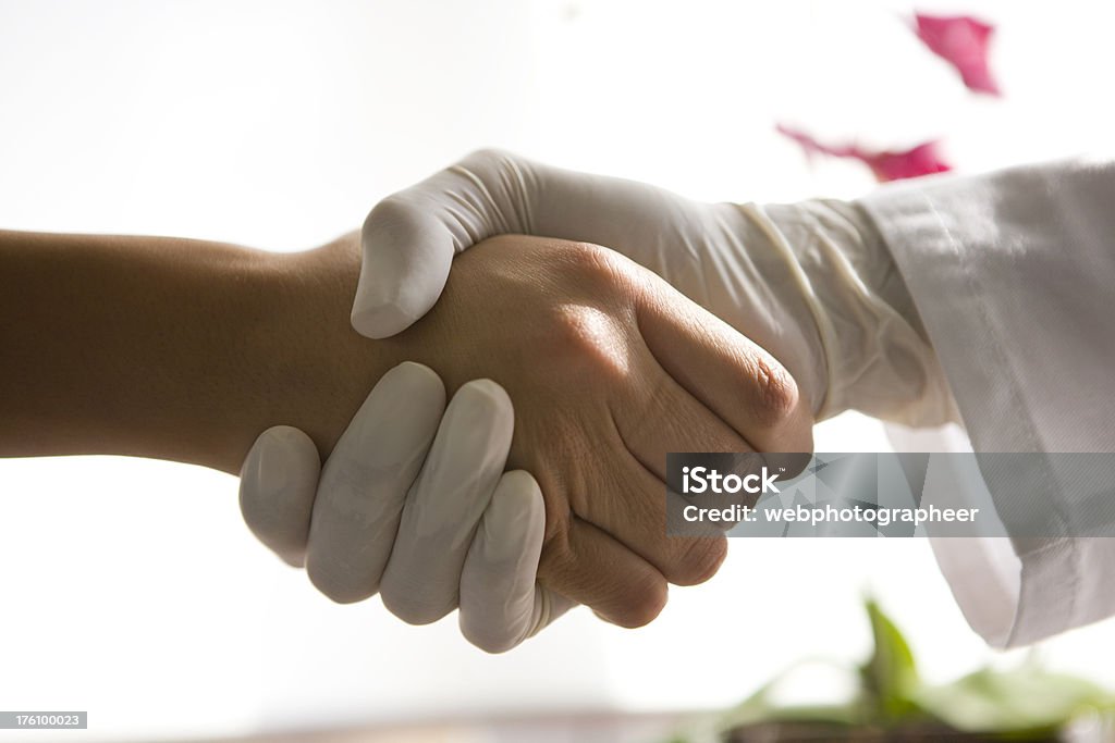 Poignée de main - Photo de Docteur libre de droits