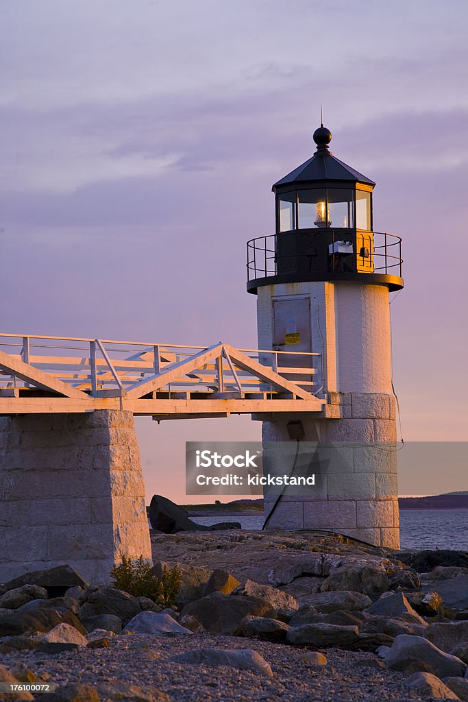 Luz de Marshall Point - Foto de stock de Costa rocosa libre de derechos