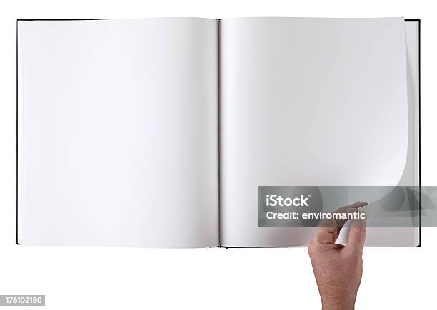 Mesa De Gran Formato De Libro En Blanco Con Trazado De Recorte Foto de stock y más banco de imágenes de Dar vueltas