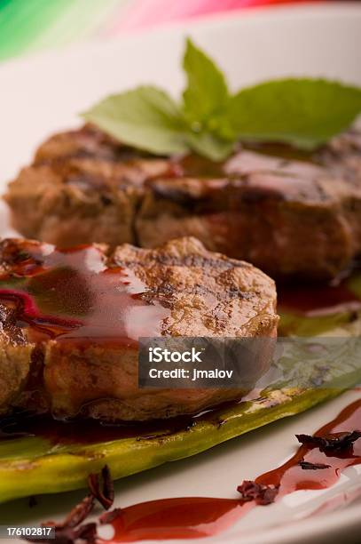 Foto de Filé Com Molho De Hibisco e mais fotos de stock de Bife - Bife, Bife de Filé, Cacto Nopal