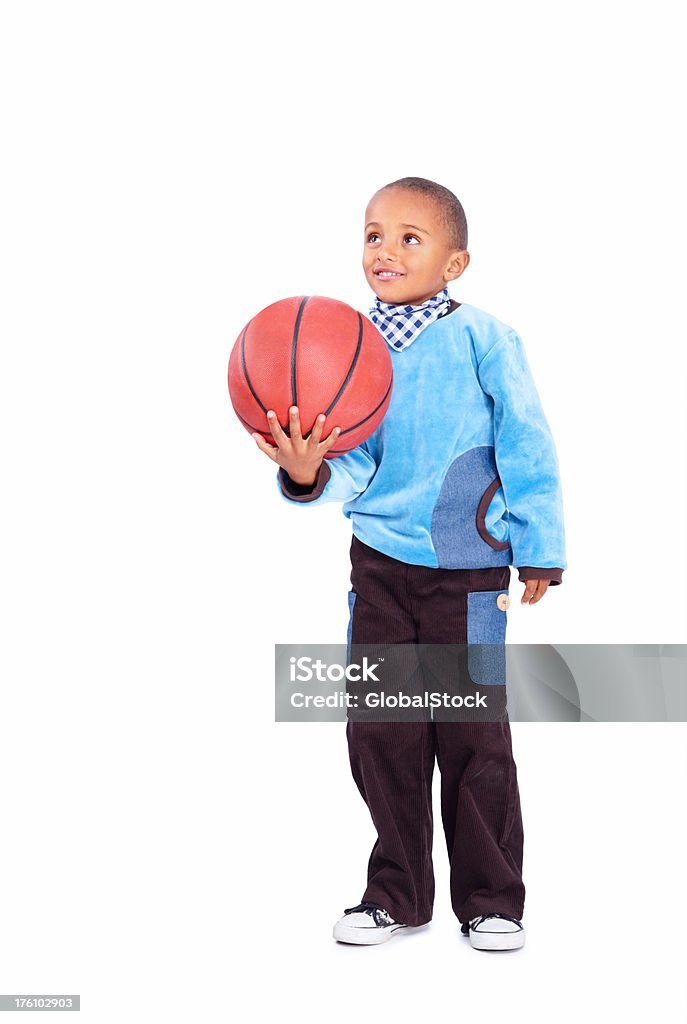 かわいい小さな男の子バスケットボールを - カットアウトのロイヤリティフリーストックフォト