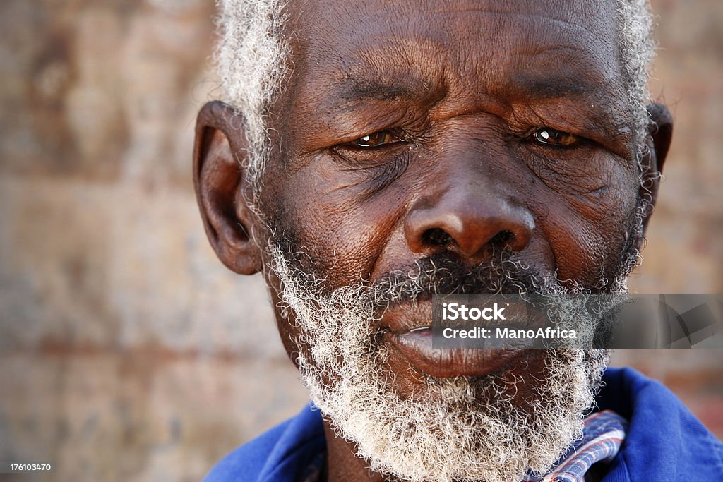 Wise velho homem africano - Foto de stock de Terceira idade royalty-free
