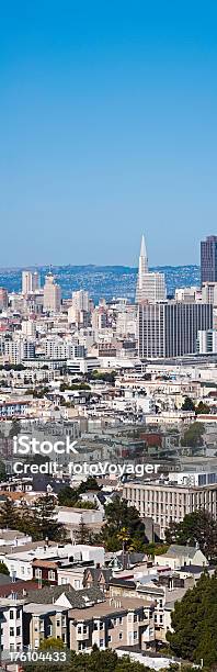 Tejados De Rascacielos Y Vertical Panorama Del Centro De La Ciudad De San Francisco California Foto de stock y más banco de imágenes de Arquitectura