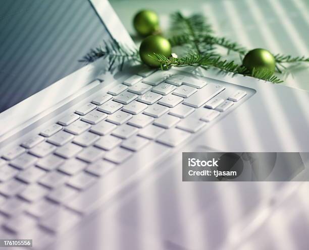 クリスマスのコンピュータ - オフィスのストックフォトや画像を多数ご用意 - オフィス, クリスマス, クリスマスボール