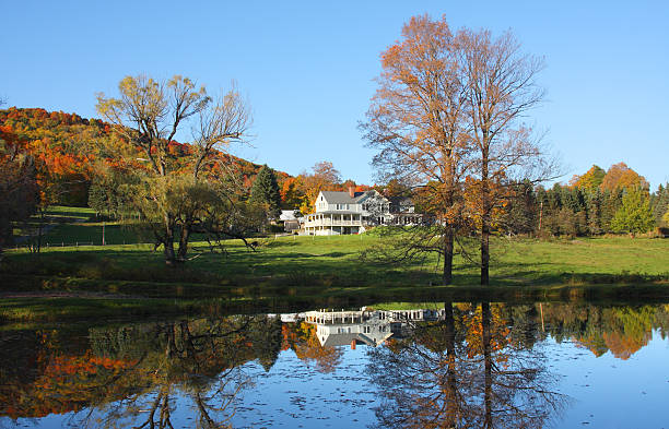 otoño vista panorámica - berkshire hills fotografías e imágenes de stock