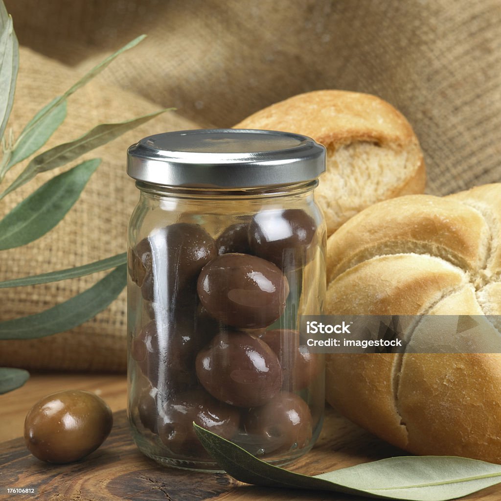 Olives dans un bocal - Photo de Aliment libre de droits
