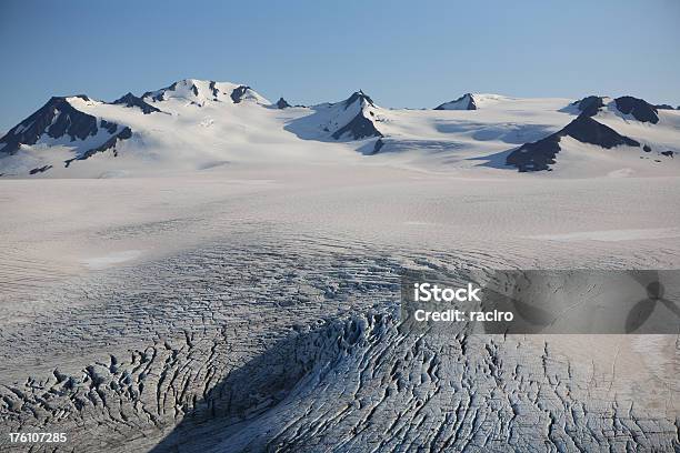 Noite Fora Acima De Um Grande Glaciar E Icefield - Fotografias de stock e mais imagens de Acima - Acima, Alasca, Anoitecer