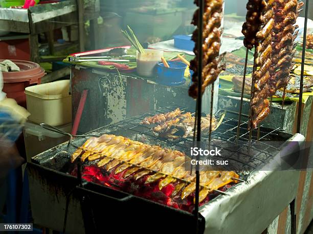 Foto de Mercado Noturno e mais fotos de stock de Asiático e indiano - Asiático e indiano, Assar, Carne