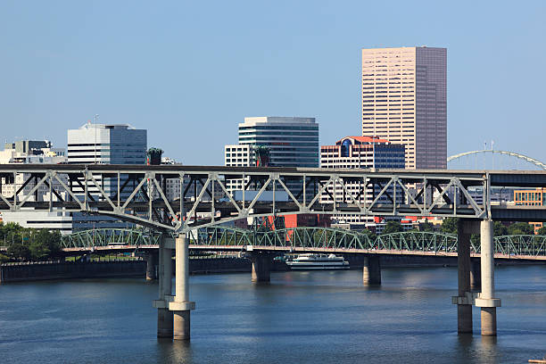 istock The Marquam Bridge Willamette River Portland, Oregon. 176109423