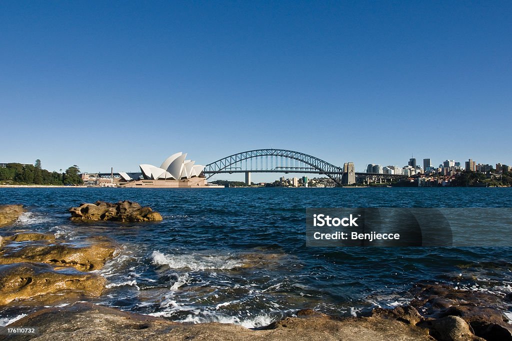 Rocky paesaggio urbano di Sydney - Foto stock royalty-free di Teatro dell'Opera di Sydney