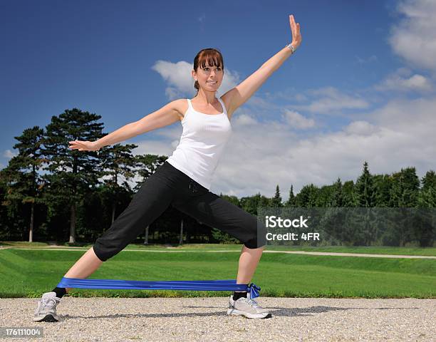 Outdoor Workout Staying In Shape Stock Photo - Download Image Now - 20-24 Years, 20-29 Years, Active Lifestyle