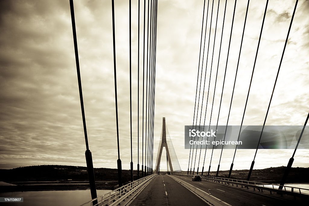 Мост через реку Guadiana - Стоковые фото Автострада роялти-фри