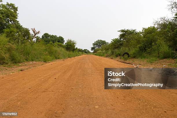 Foto de Estrada Rural Africano e mais fotos de stock de Cena Não-urbana - Cena Não-urbana, Espaço para Texto, Estrada