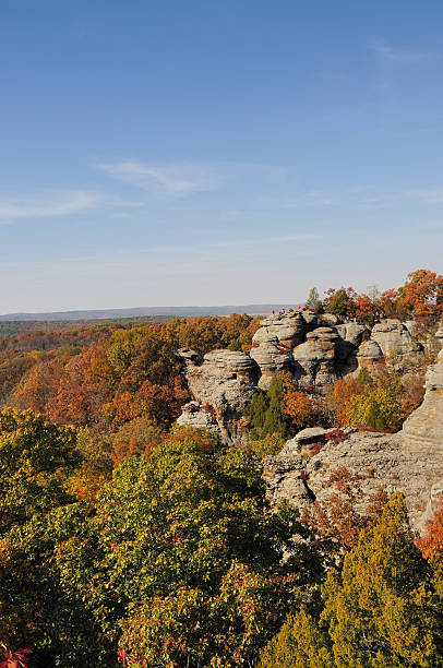 camel rock en el restaurante garden of the gods wilderness illinois turistas - shawnee national forest fotografías e imágenes de stock