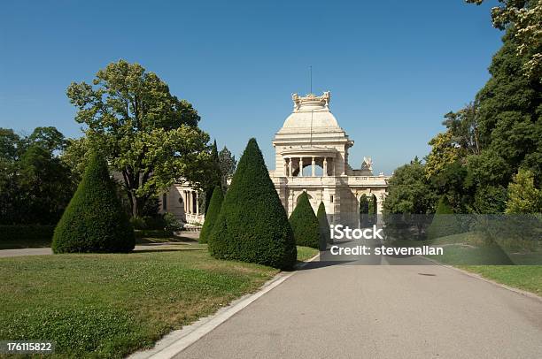 Palacio De Longchamp Foto de stock y más banco de imágenes de Arquitectura - Arquitectura, Destinos turísticos, Estatua