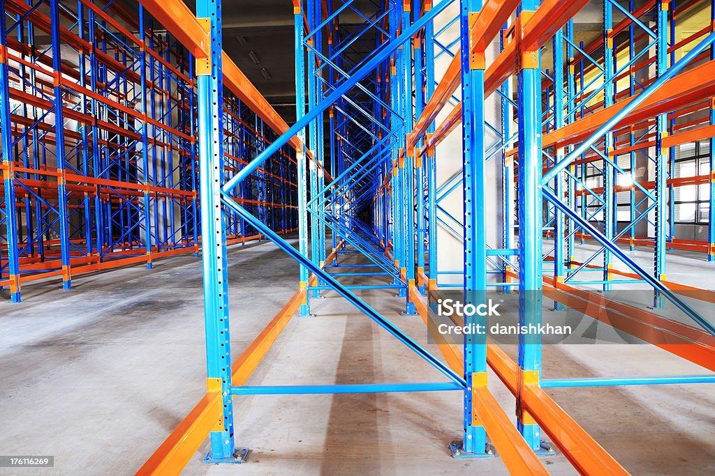 Warehouse Regal-System - Lizenzfrei Auslieferungslager Stock-Foto