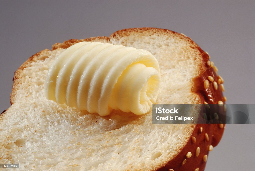 Завиток из масла на тост - Стоковые фото Без людей роялти-фри