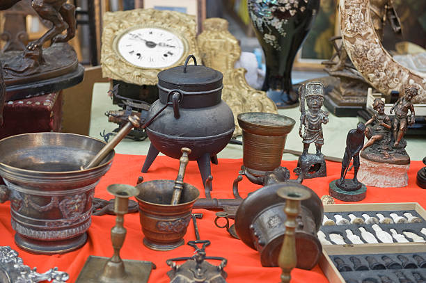 istock Antiquities in the flea market. 176117633