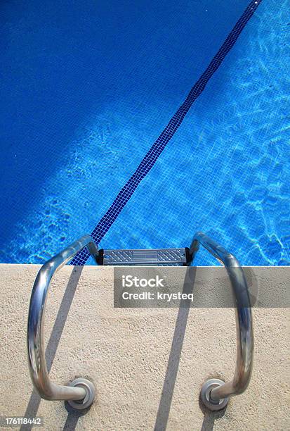 La Piscina Foto de stock y más banco de imágenes de Agua - Agua, Aire libre, Al lado de la piscina