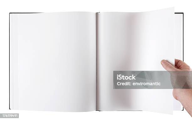 Mesa De Gran Formato De Libro En Blanco Con Trazado De Recorte Foto de stock y más banco de imágenes de Abierto