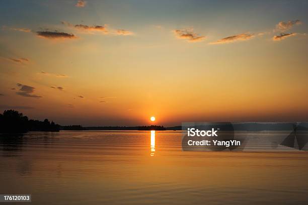 Foto de À Beira Do Lago Ao Pôrdosol De Minnesota Área De Boundary Waters Canoe e mais fotos de stock de Centro-oeste dos Estados Unidos